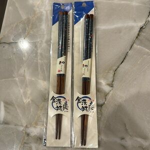 Set of 2 Pairs Japanese Natural Wood Chopsticks - Made in Japan - NEW